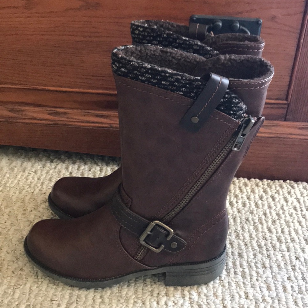 Brand New Brown Earth Origins faux fur lined boots